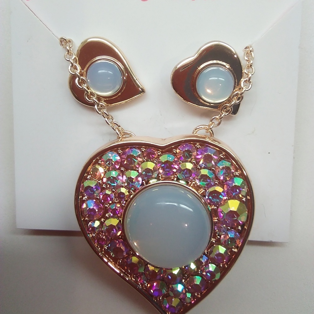 Betsey Johnson New White Necklace & Earrings